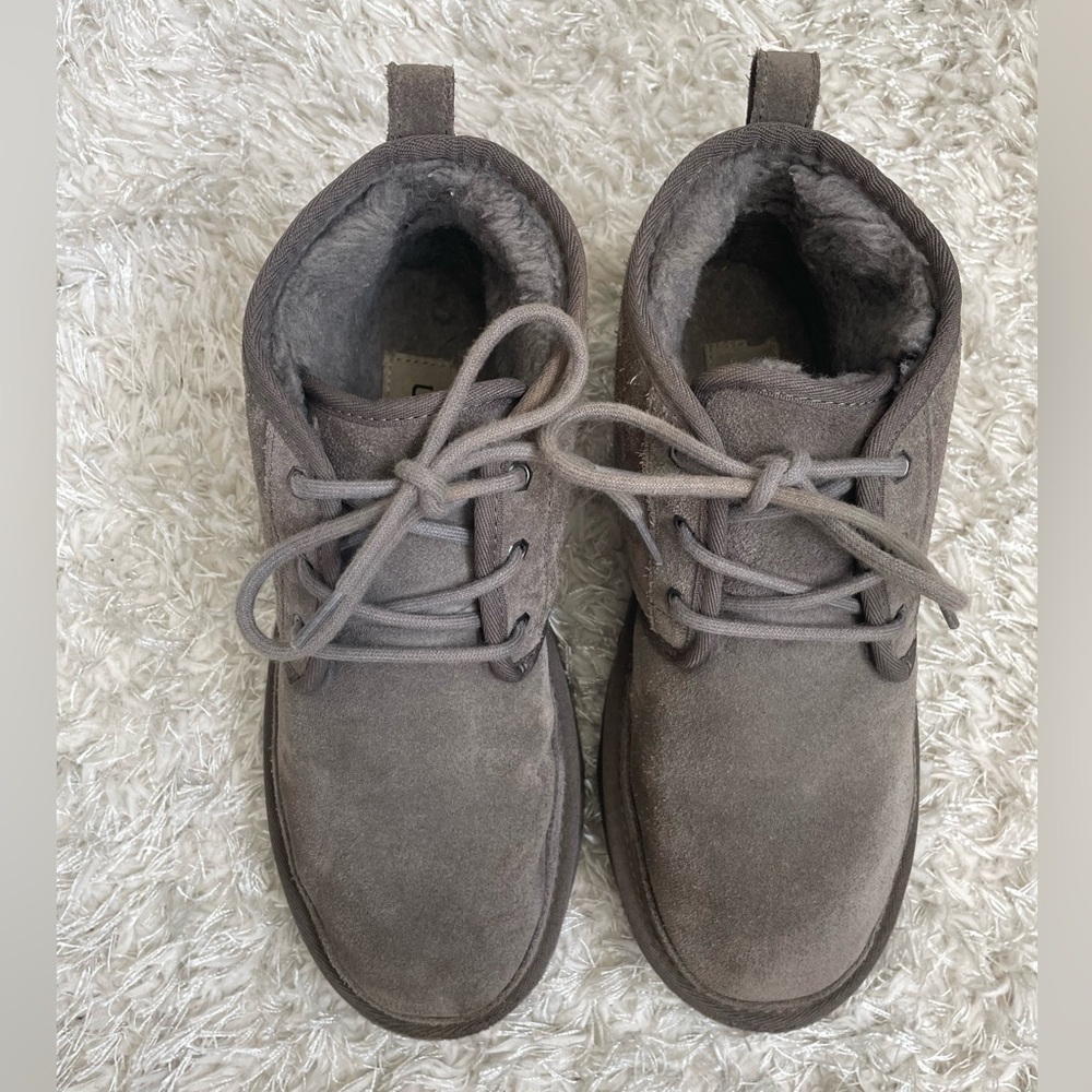 UGG Men's Gray Neumel Chukka Boots - Picture 4 of 12